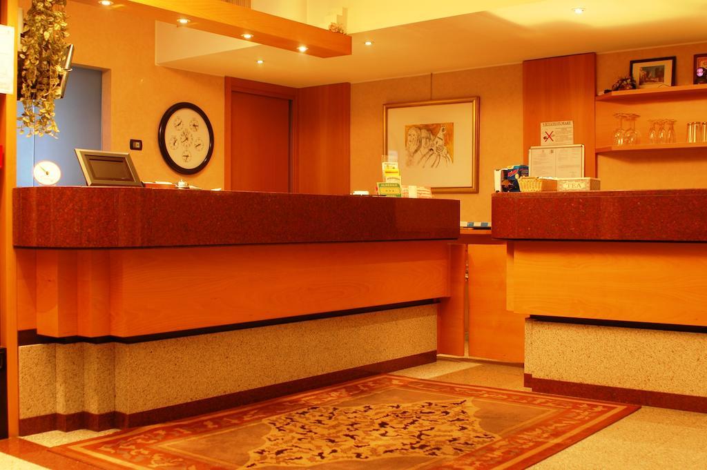 Hotel St John Desio Luaran gambar